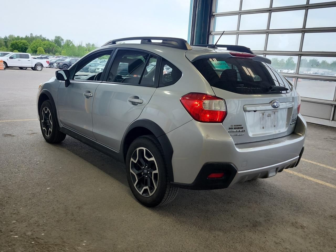 2017 Subaru Crosstrek Touring - AUTO, AWD, HEATED SEATS, BACK-UP CAMERA! - Photo #5
