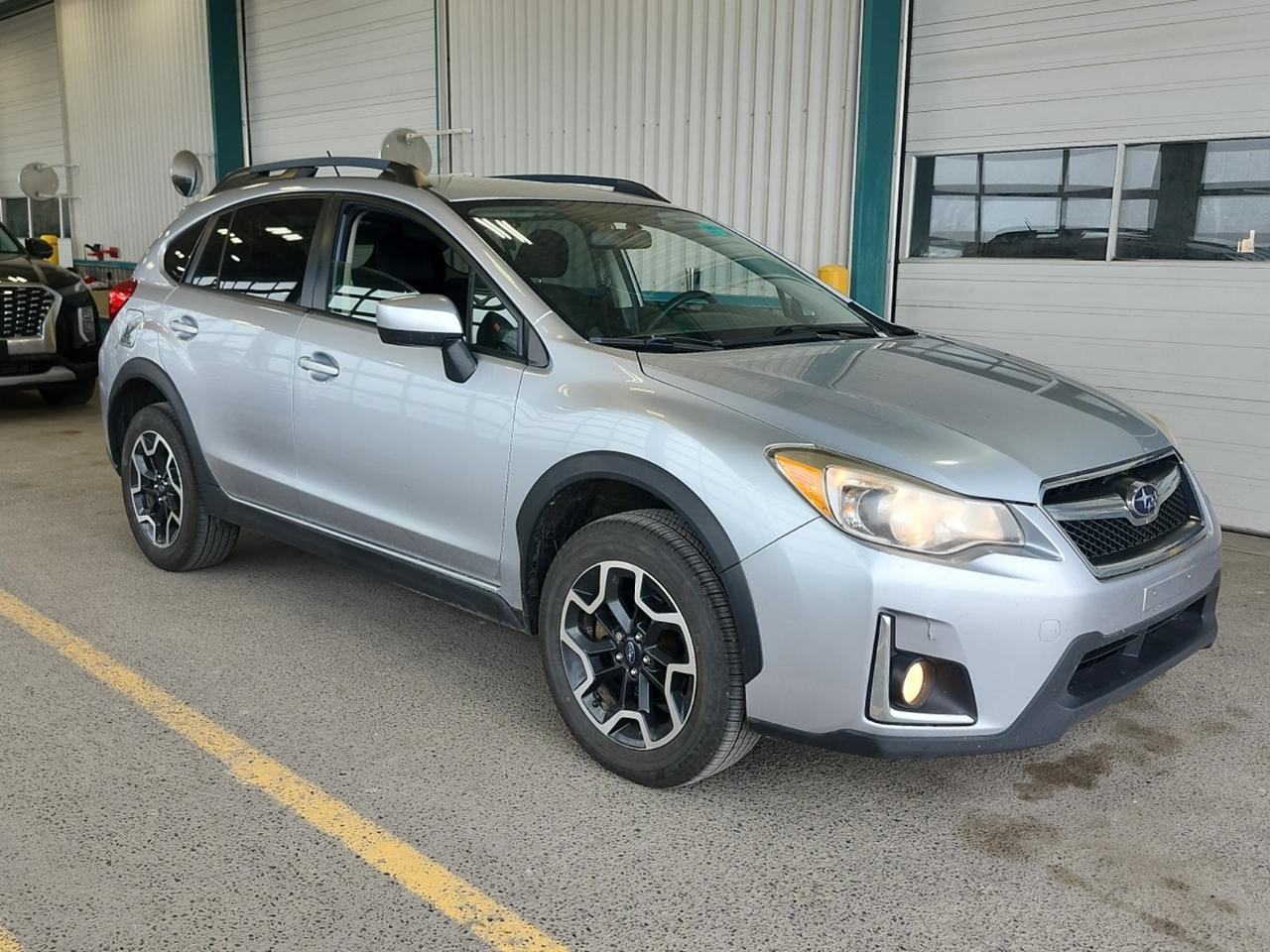2017 Subaru Crosstrek Touring - AUTO, AWD, HEATED SEATS, BACK-UP CAMERA! Photo7
