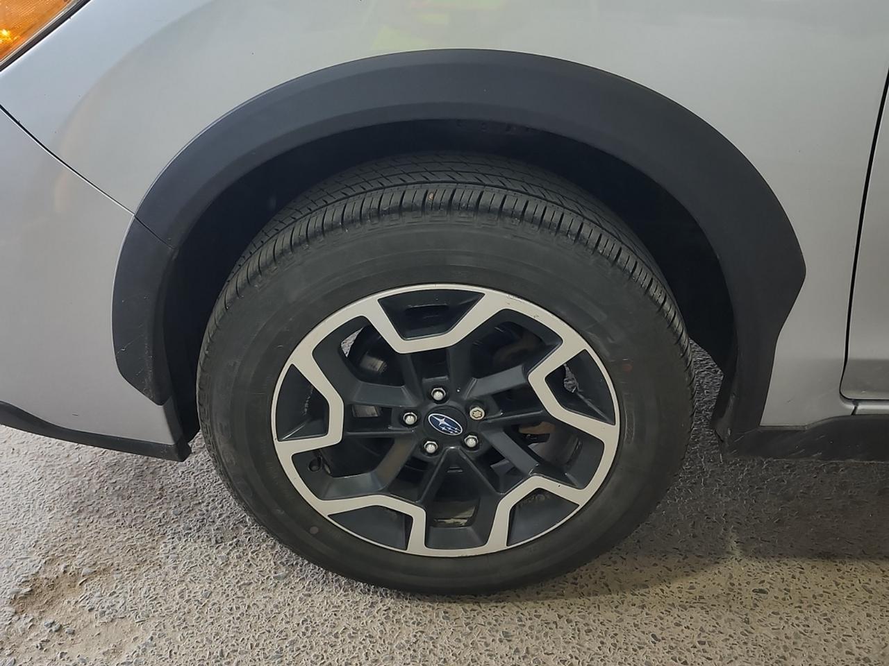 2017 Subaru Crosstrek Touring - AUTO, AWD, HEATED SEATS, BACK-UP CAMERA! Photo9