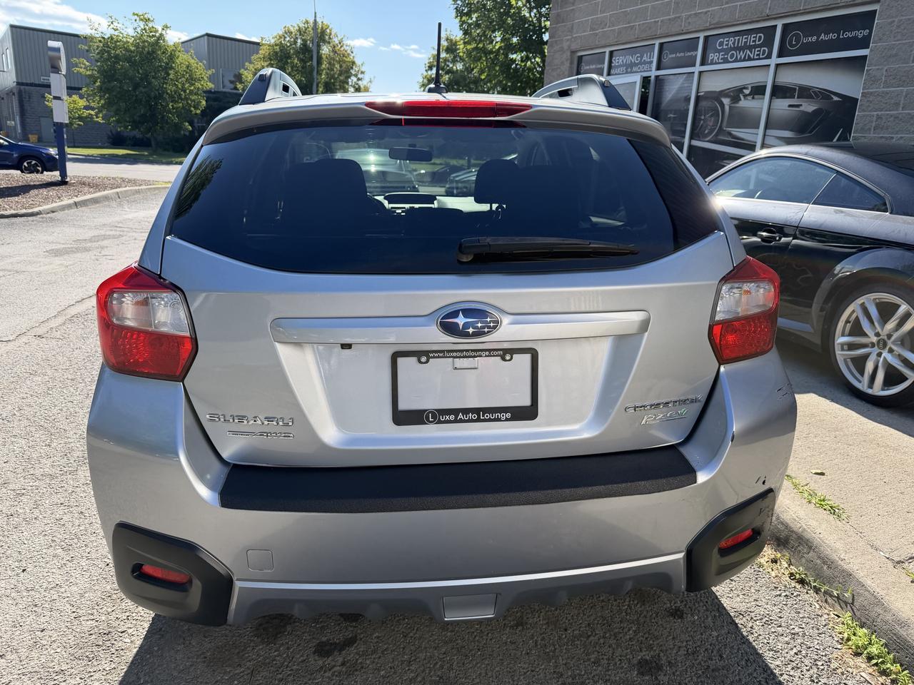 2017 Subaru Crosstrek Touring - AUTO, AWD, HEATED SEATS, BACK-UP CAMERA! Photo
