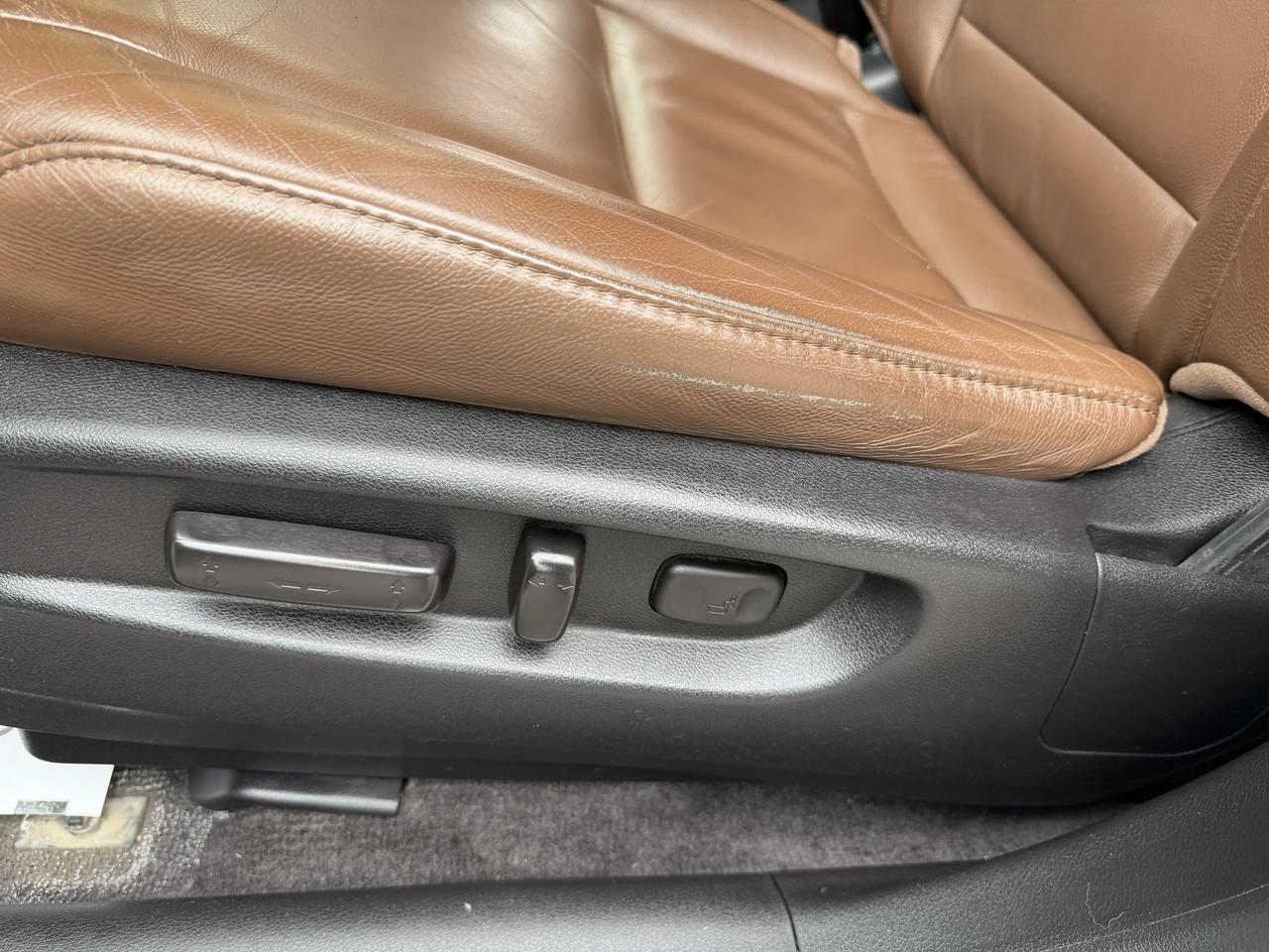 2017 Acura MDX NAVIGATION!! AWD, LEATHER, SUNROOF, HEATED SEATS!! Photo