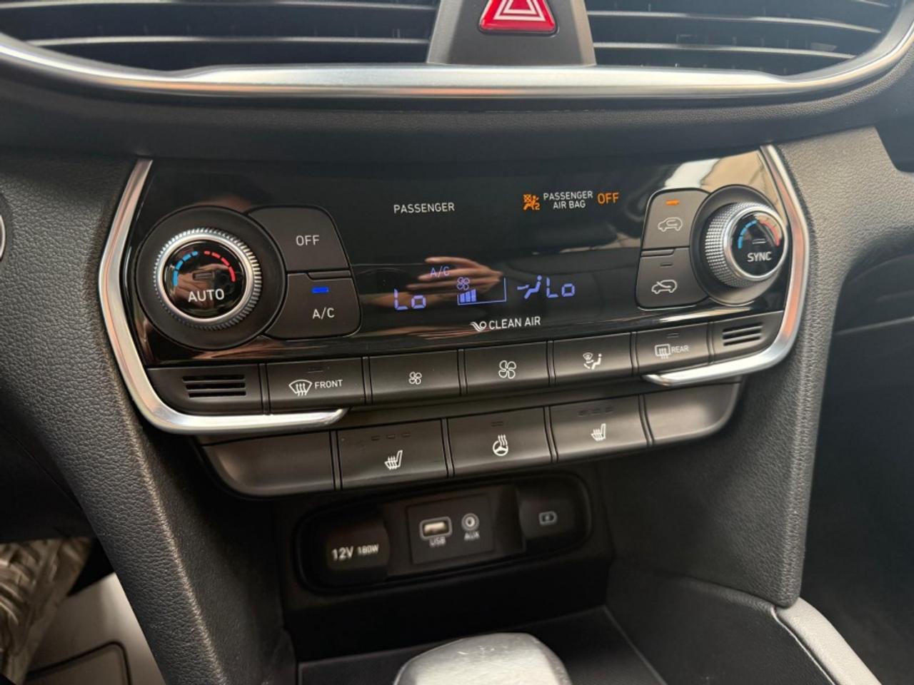 2020 Hyundai Santa Fe SEL AWD /LEATHER /PANO SUNROOF / CARPLAY - Photo #16