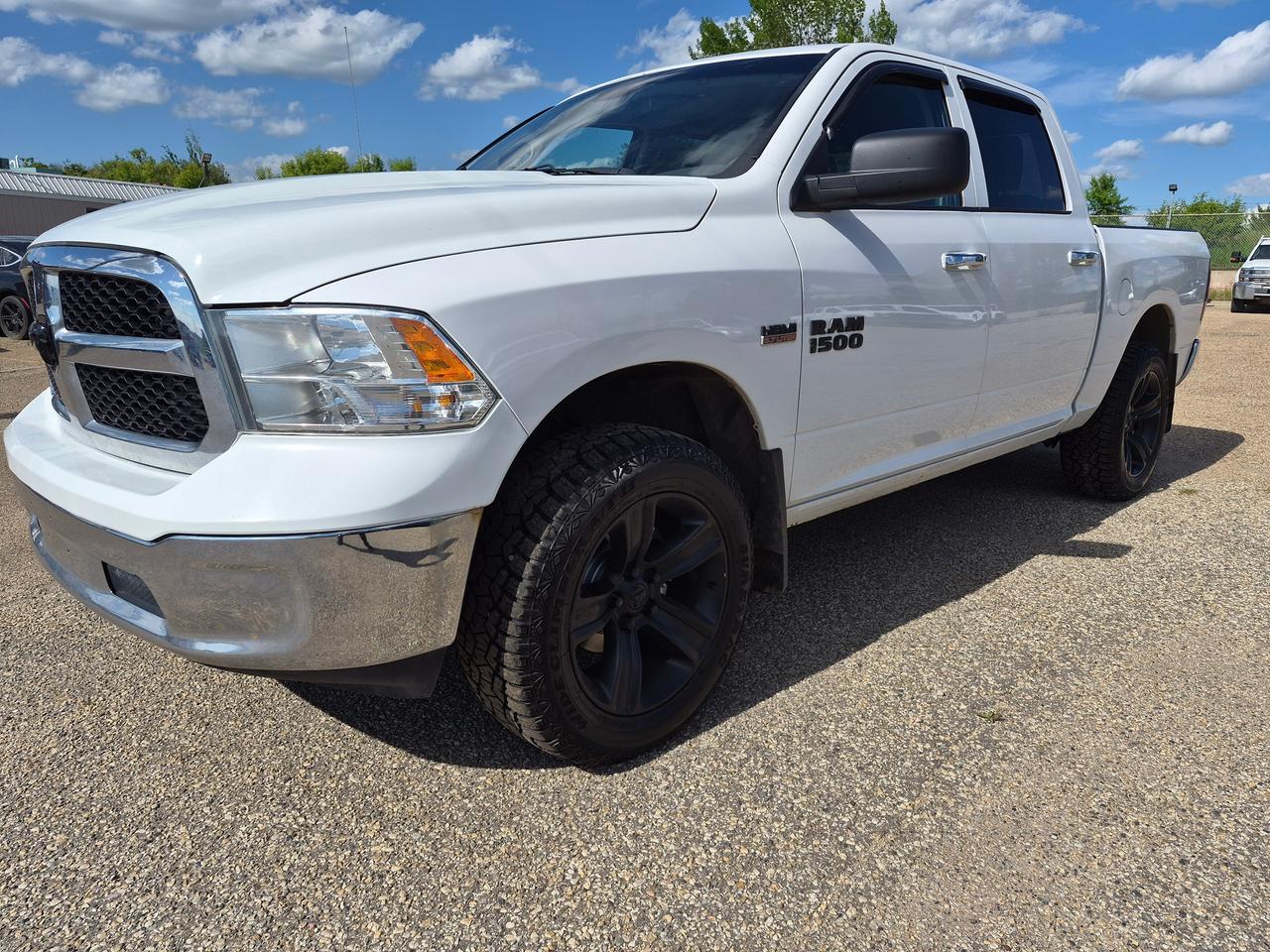 2018 RAM 1500 SLT 4x4 Crew Cab 5.7 Hemi, Remote Start, Tow Pkg - Photo #1