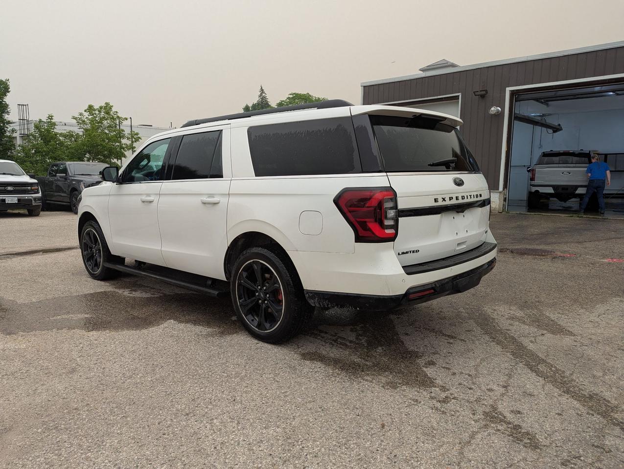 2022 Ford Expedition LIMITED MAX 4X4 Photo3