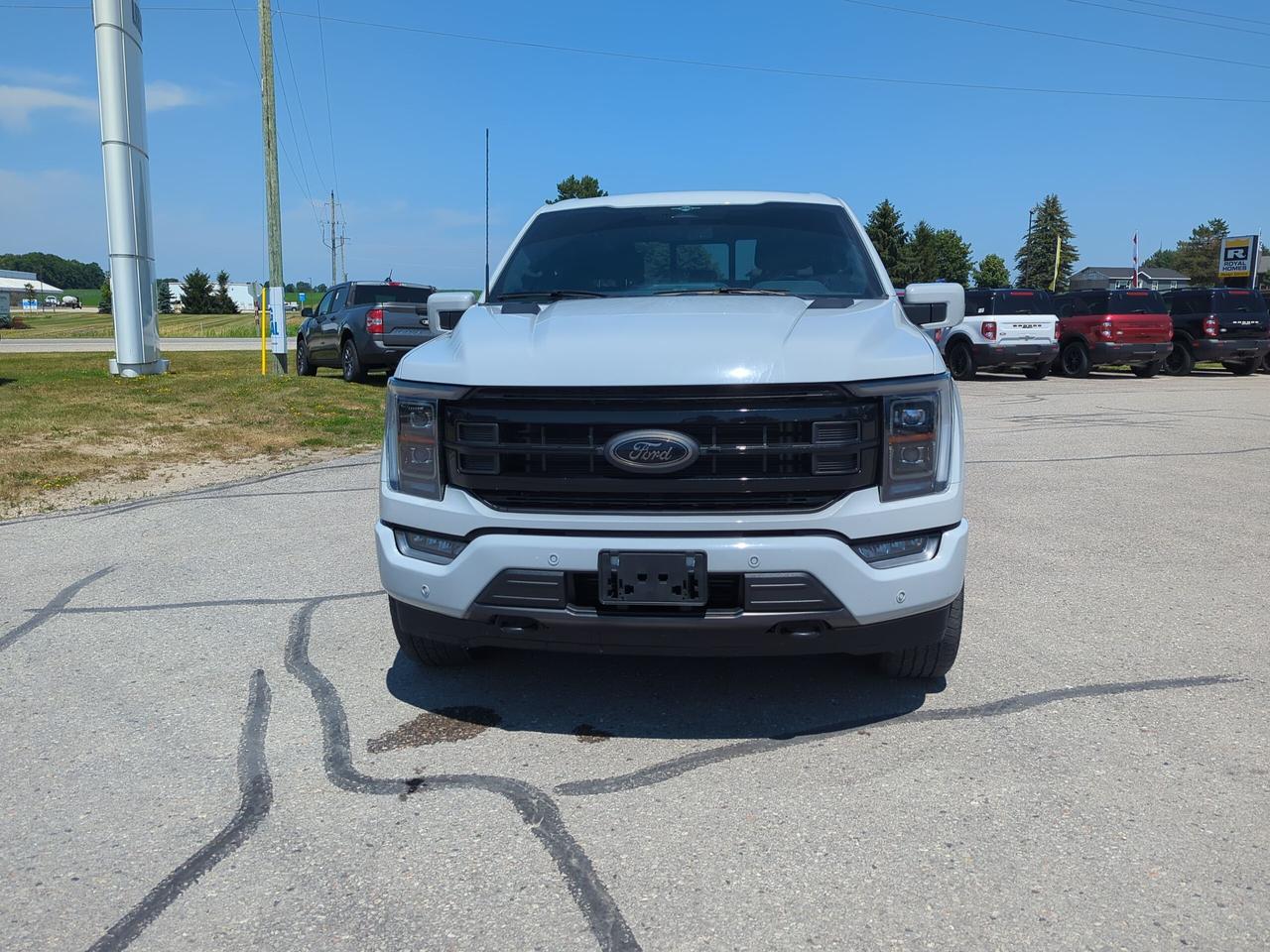 2023 Ford F-150 Lariat SuperCrew 4x4 5.5' Box Photo1
