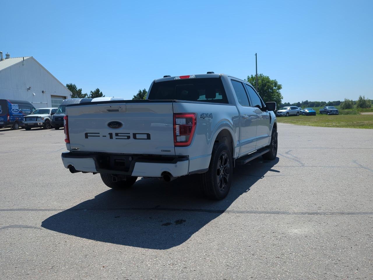 2023 Ford F-150 Lariat SuperCrew 4x4 5.5' Box Photo3