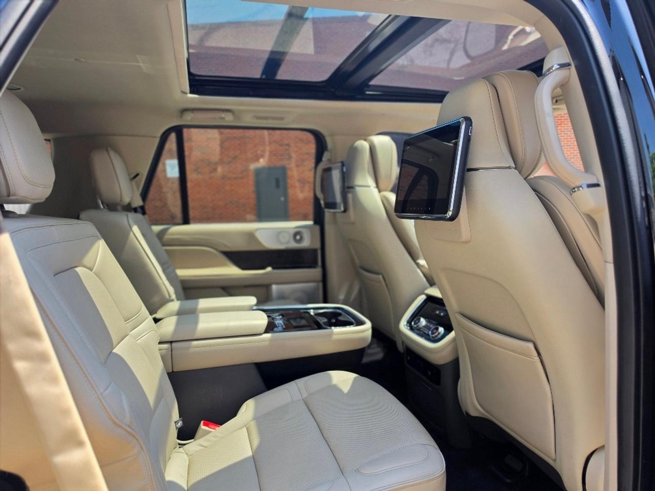 2018 Lincoln Navigator RESERVE 4X4 **LEATHER-ROOF-NAVI-7 PASS-HUD** Photo