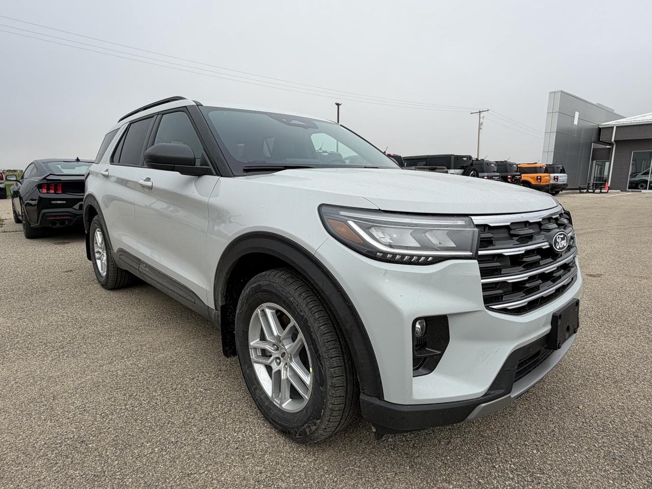 2027 Ford Explorer Active w/200A Pkg 2.3L ECOBOOST I-4 200A+ Photo1
