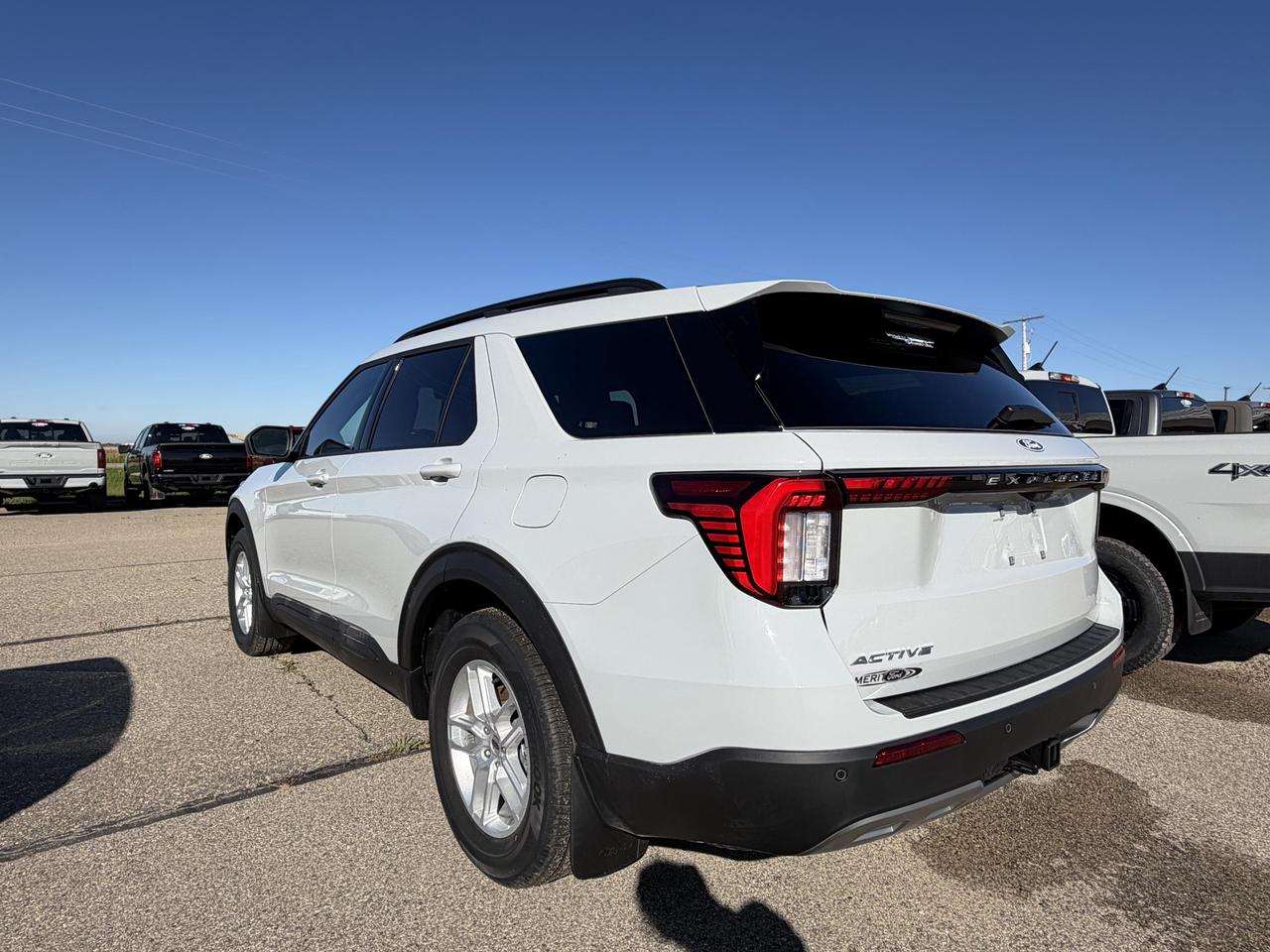 2027 Ford Explorer Active w/200A Pkg 2.3L ECOBOOST I-4 200A+ Photo4