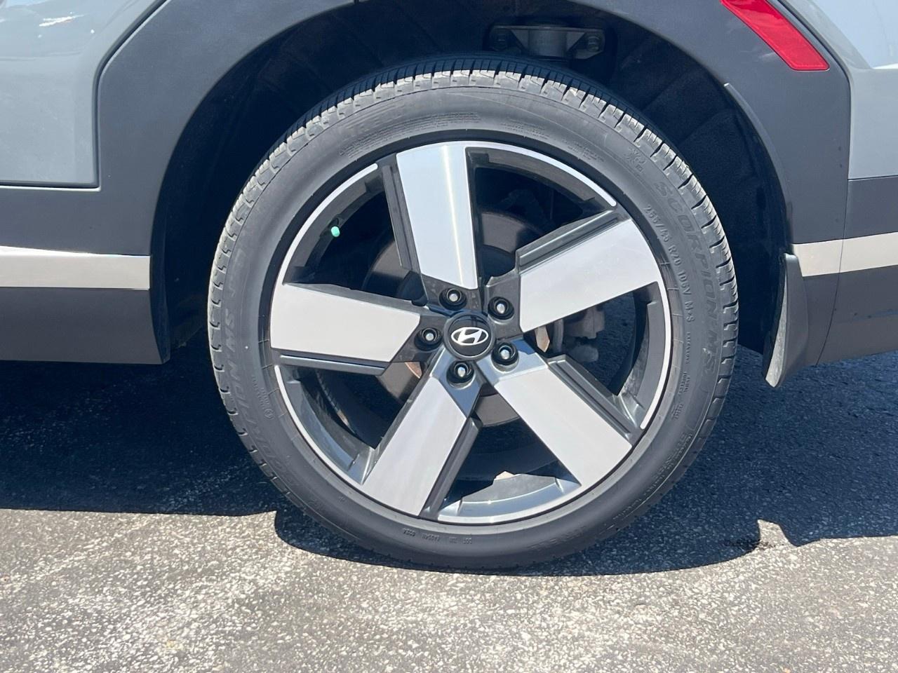 2024 Hyundai Santa Fe LUXURY AWD Photo