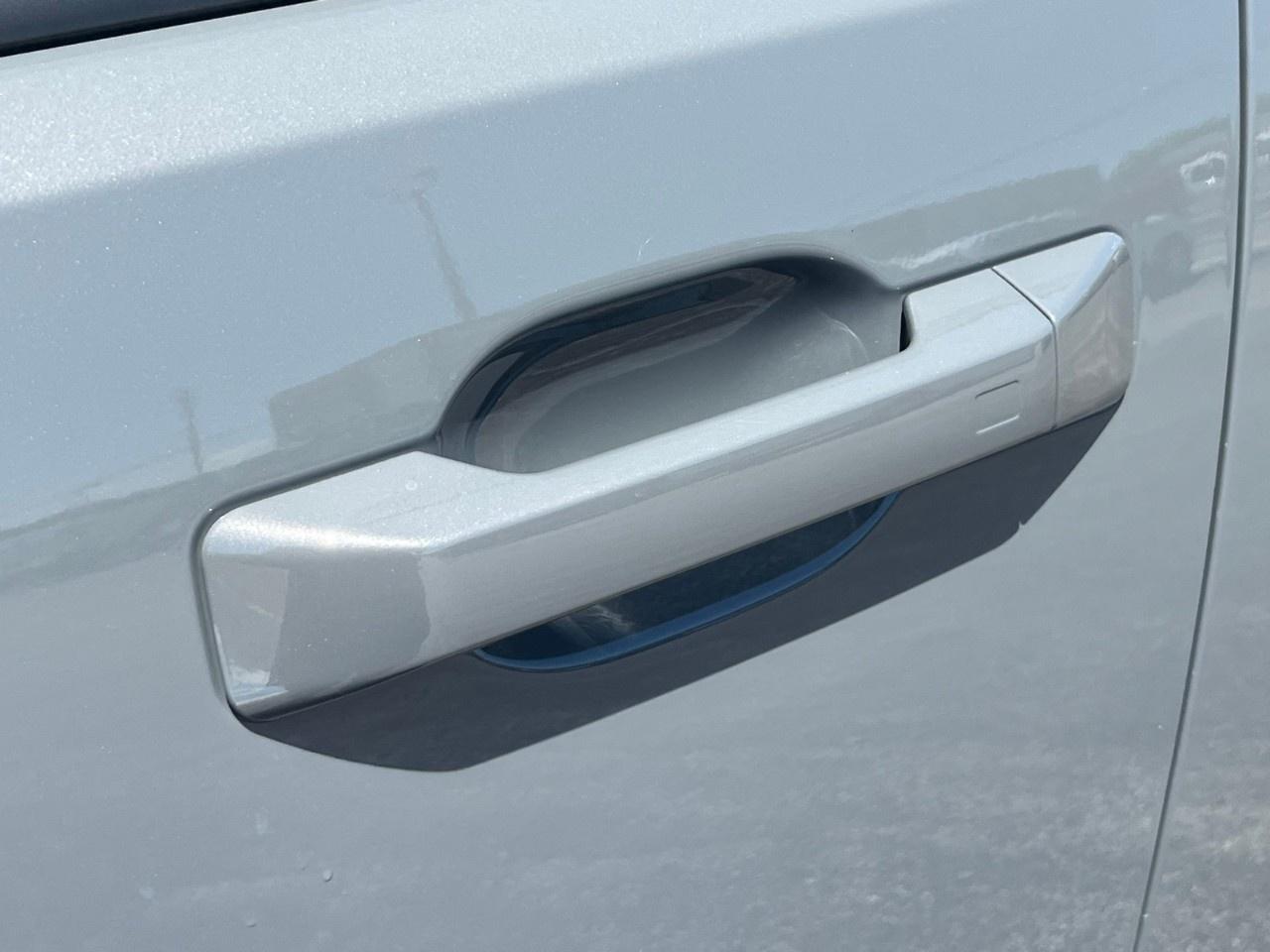 2024 Hyundai Santa Fe LUXURY AWD Photo