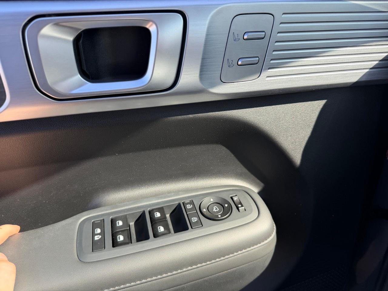 2024 Hyundai Santa Fe LUXURY AWD Photo
