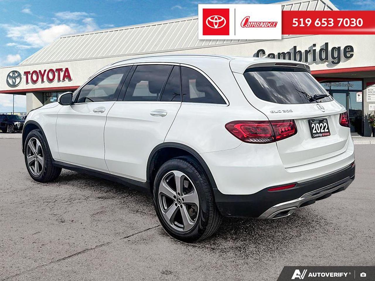2022 Mercedes GLC 300 Photo3