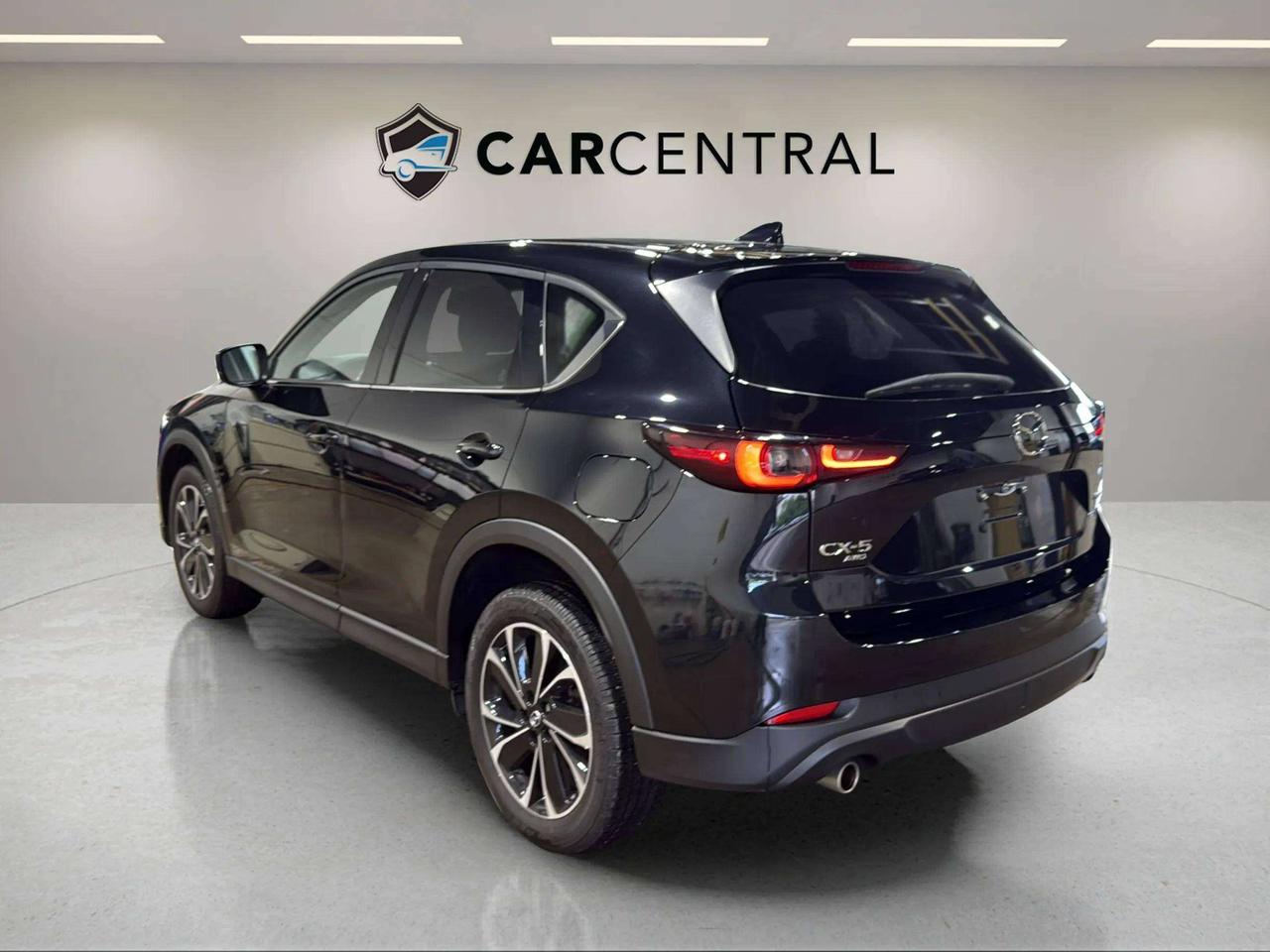 Used 2022 Mazda CX-5 in Barrie, Ontario. Selling for $30,495 with only