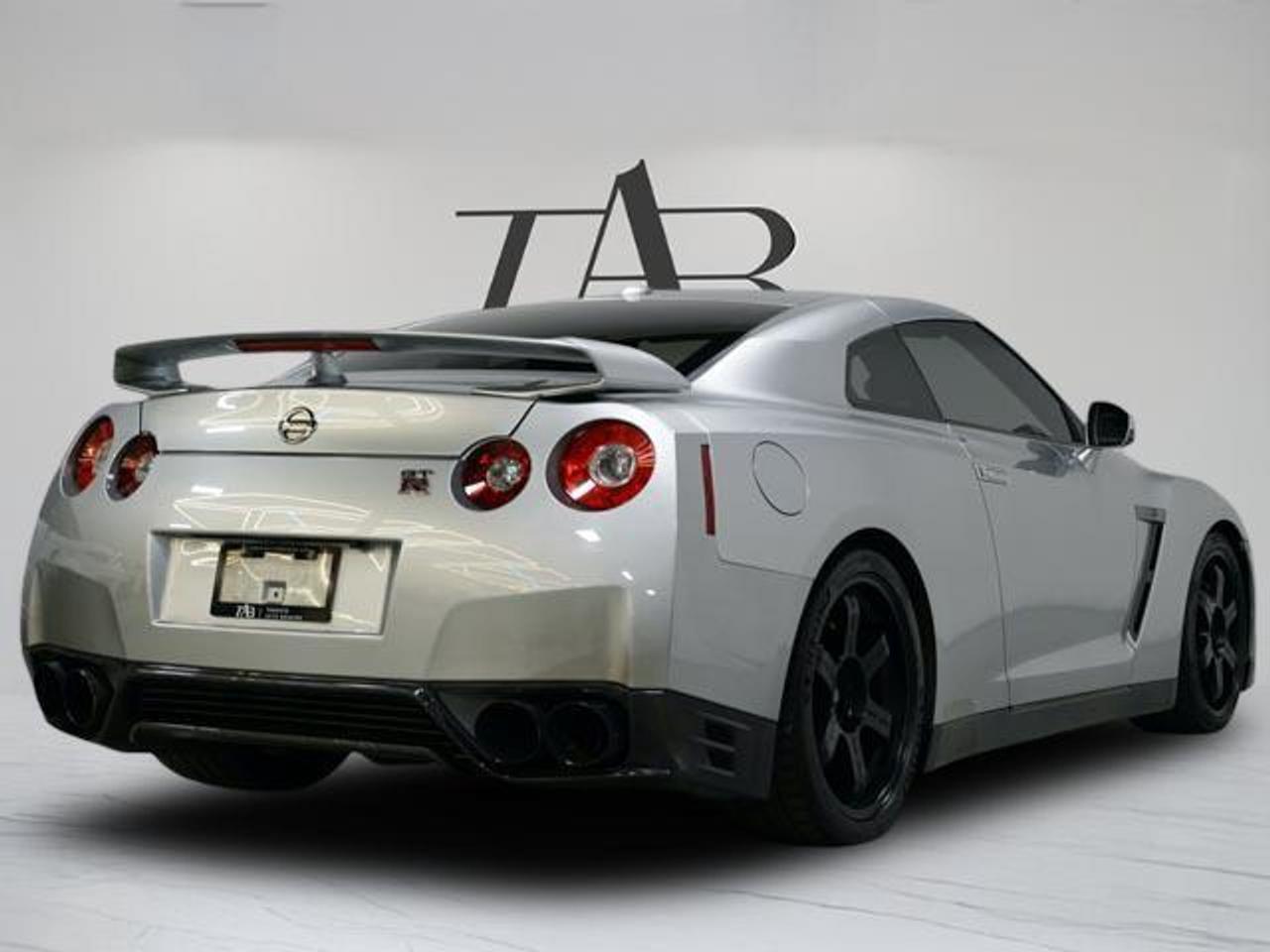 2012 Nissan GT-R BLACK EDITION | RECARO SEATS | BREMBO | 20 IN Photo3