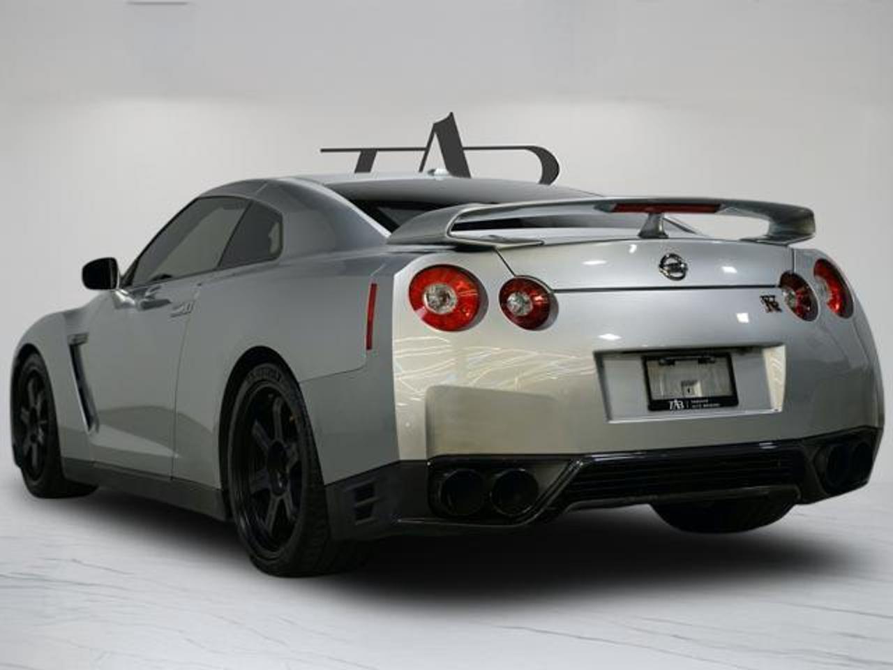 2012 Nissan GT-R BLACK EDITION | RECARO SEATS | BREMBO | 20 IN Photo4