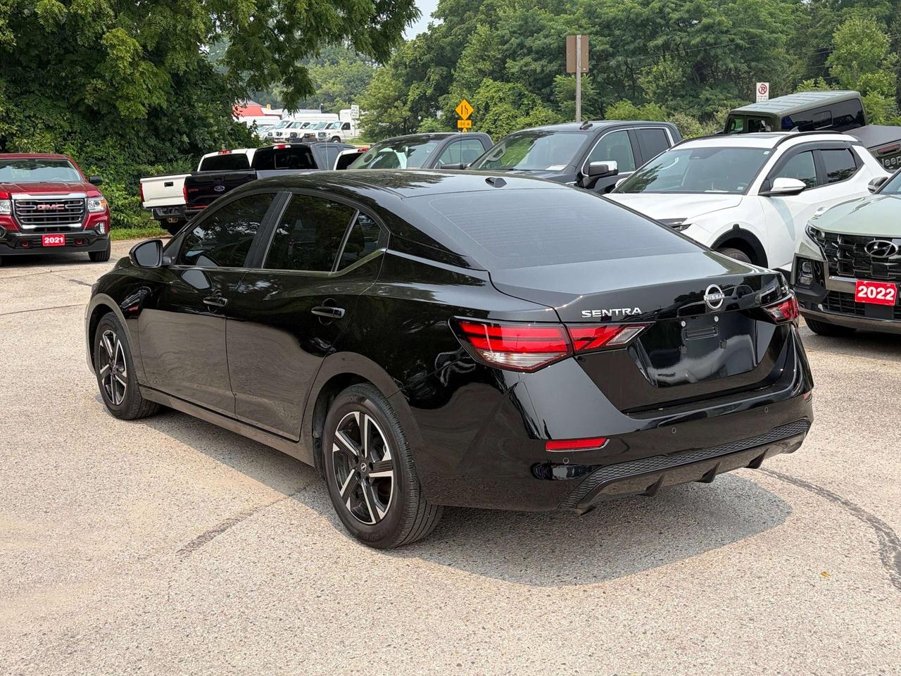 2024 Nissan Sentra SV, REMOTE START, CLEAN CARFAX, CARPLAY! Photo