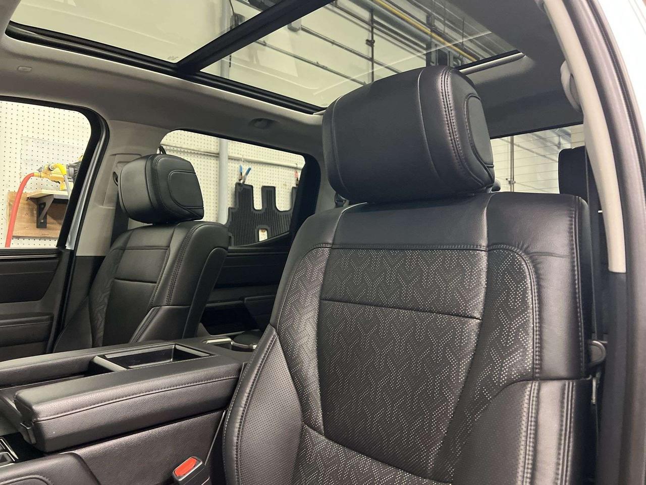 2024 Toyota Tundra LIMITED 4X4 | CREW | COOLED LEATHER | PANO ROOF Photo