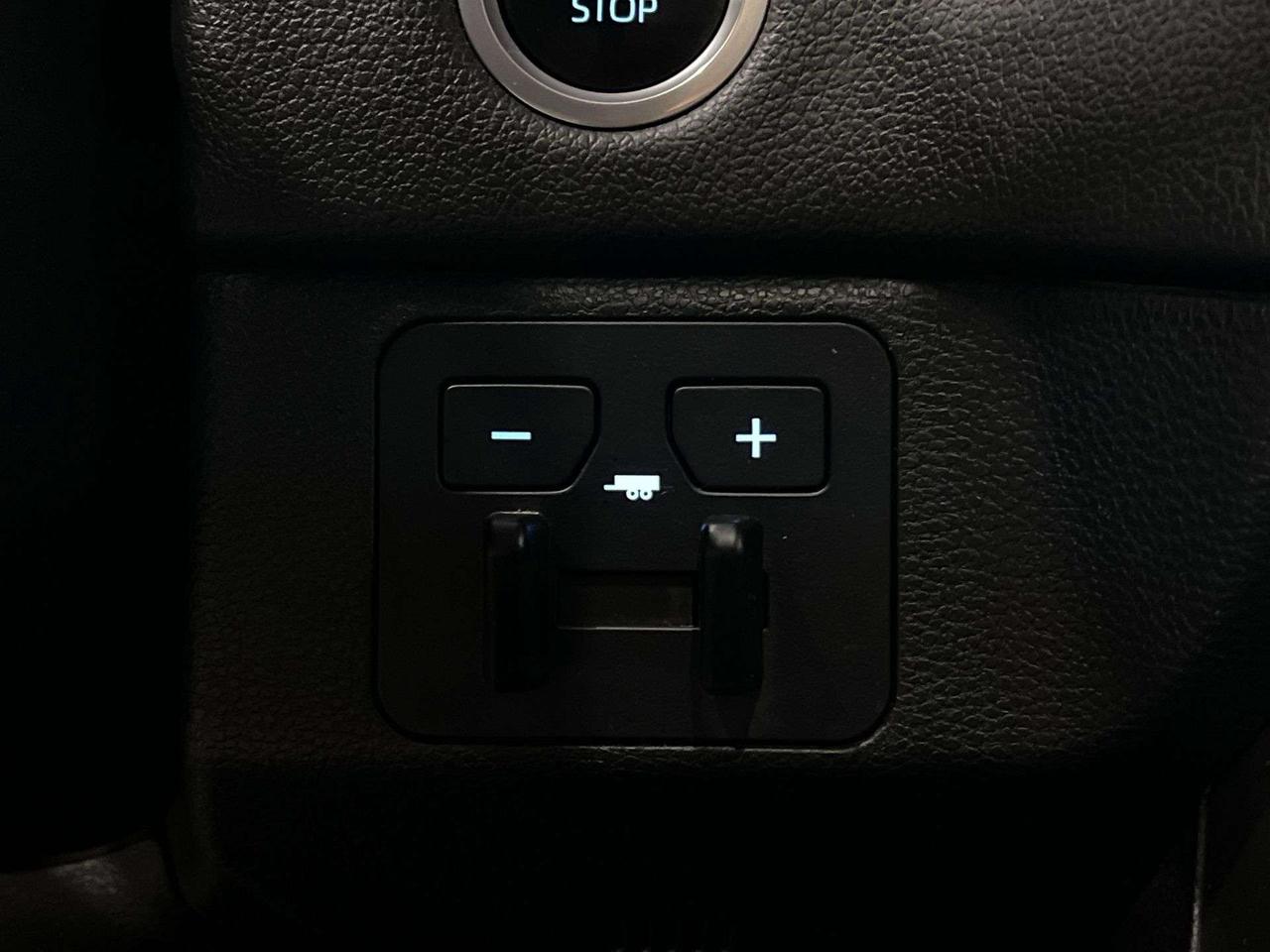 2024 Toyota Tundra LIMITED 4X4 | CREW | COOLED LEATHER | PANO ROOF Photo