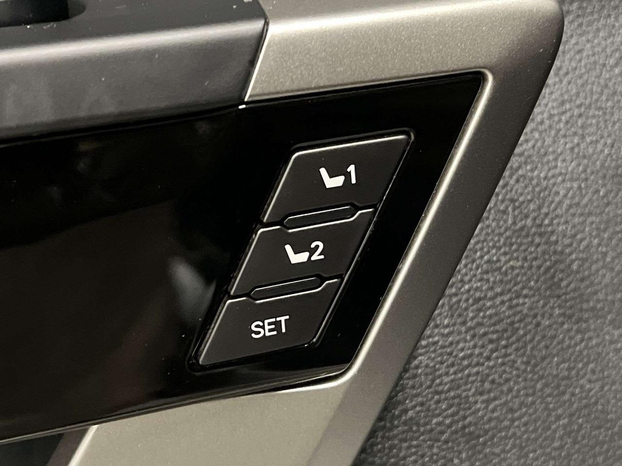 2024 Toyota Tundra LIMITED 4X4 | CREW | COOLED LEATHER | PANO ROOF Photo