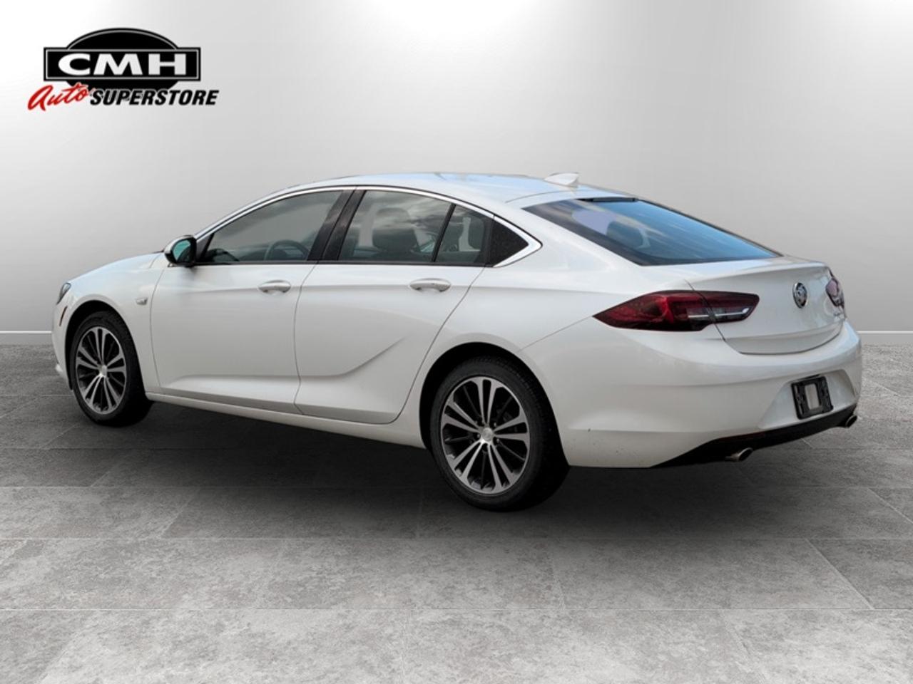 2019 Buick Regal Sportback Preferred II Photo3