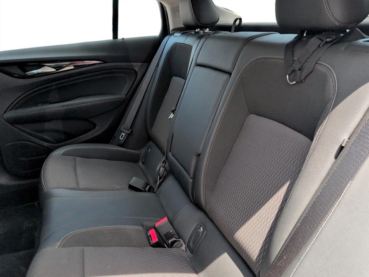 2019 Buick Regal Sportback Preferred II Photo