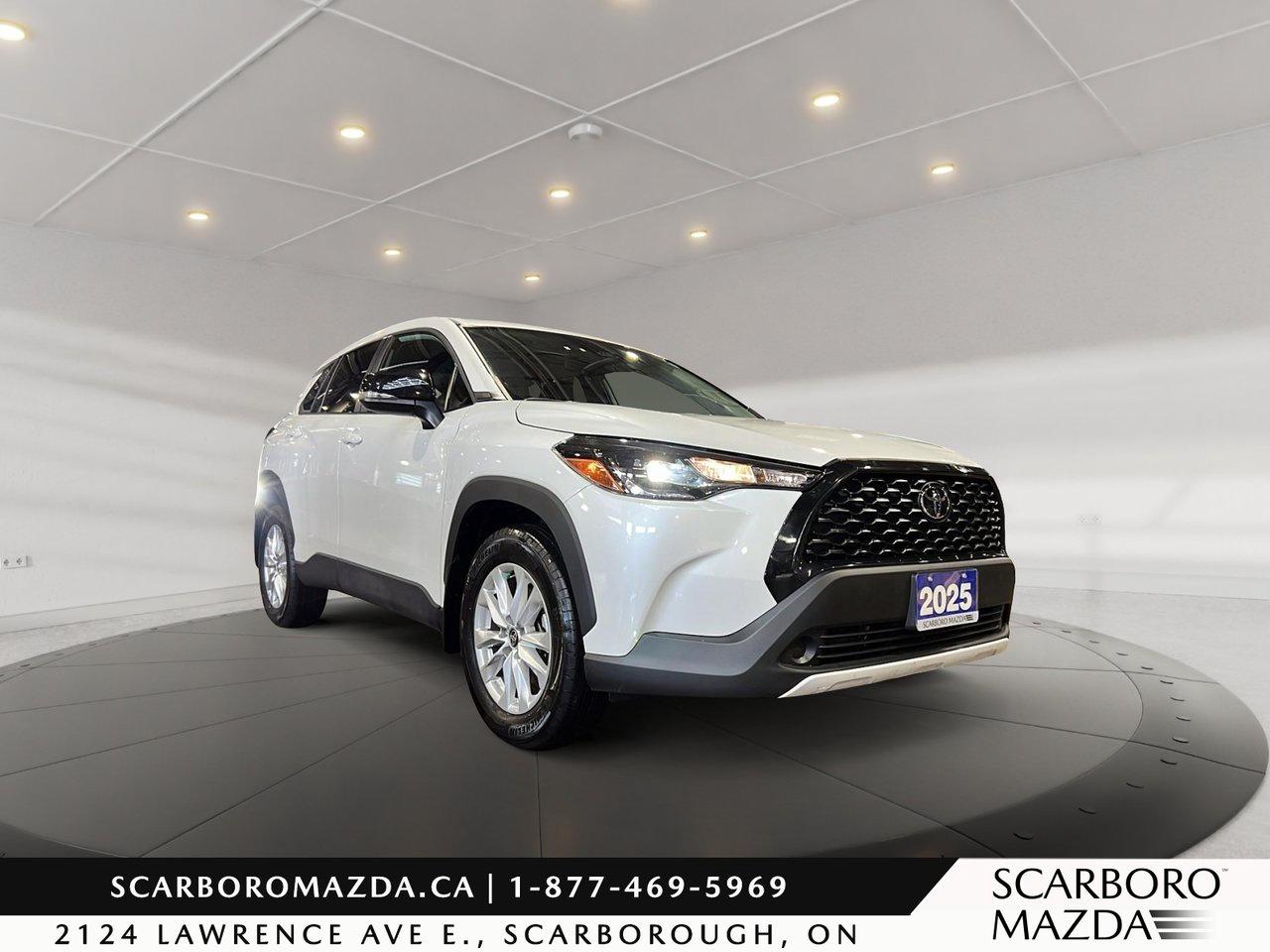 2025 Toyota Corolla Cross LE Photo0