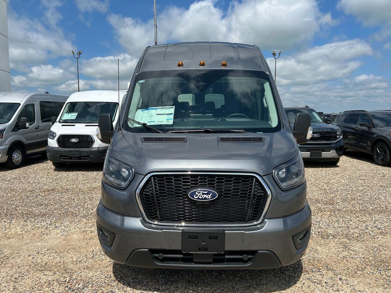 2026 Ford Transit Passenger Wagon XLT T-350 HD 148 EL High Roof  DRW AWD 302A Photo