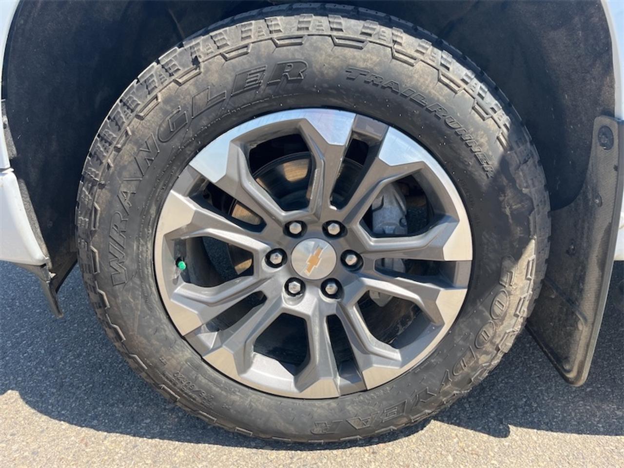 2026 Chevrolet Silverado 1500 High Country  -  Premium Audio Photo5