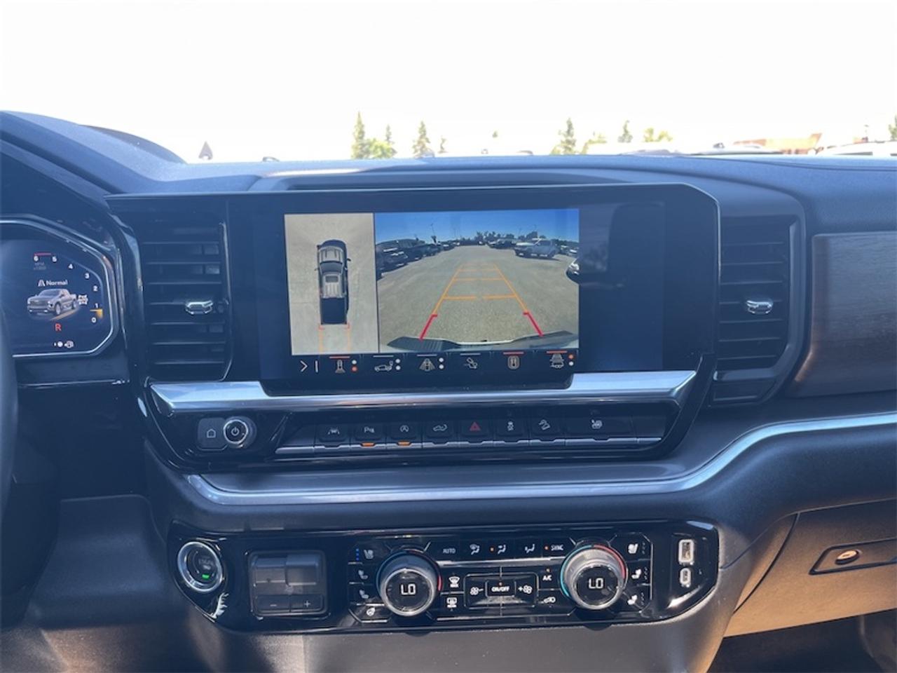 2026 Chevrolet Silverado 1500 High Country  -  Premium Audio Photo5