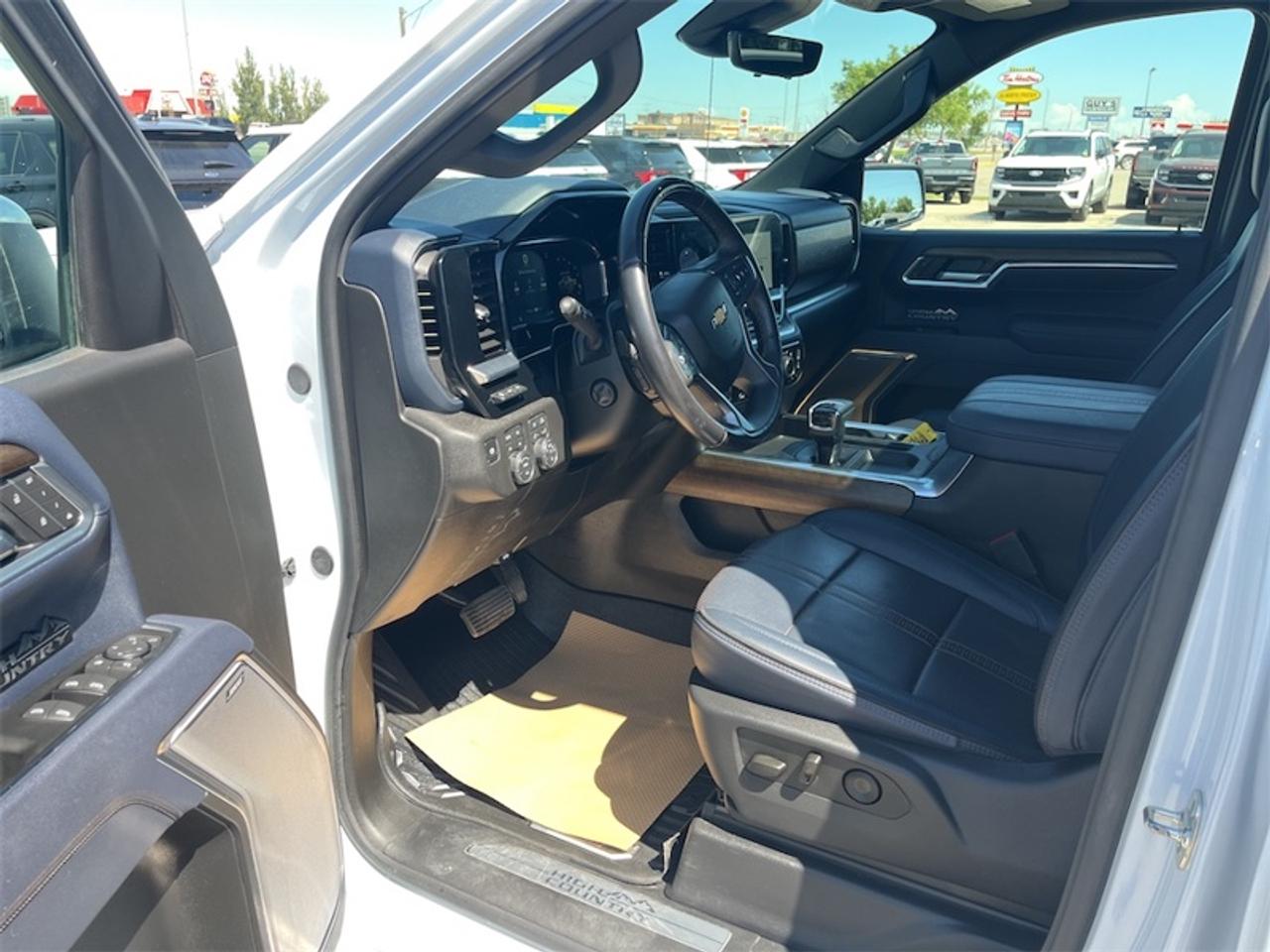 2026 Chevrolet Silverado 1500 High Country  -  Premium Audio Photo5