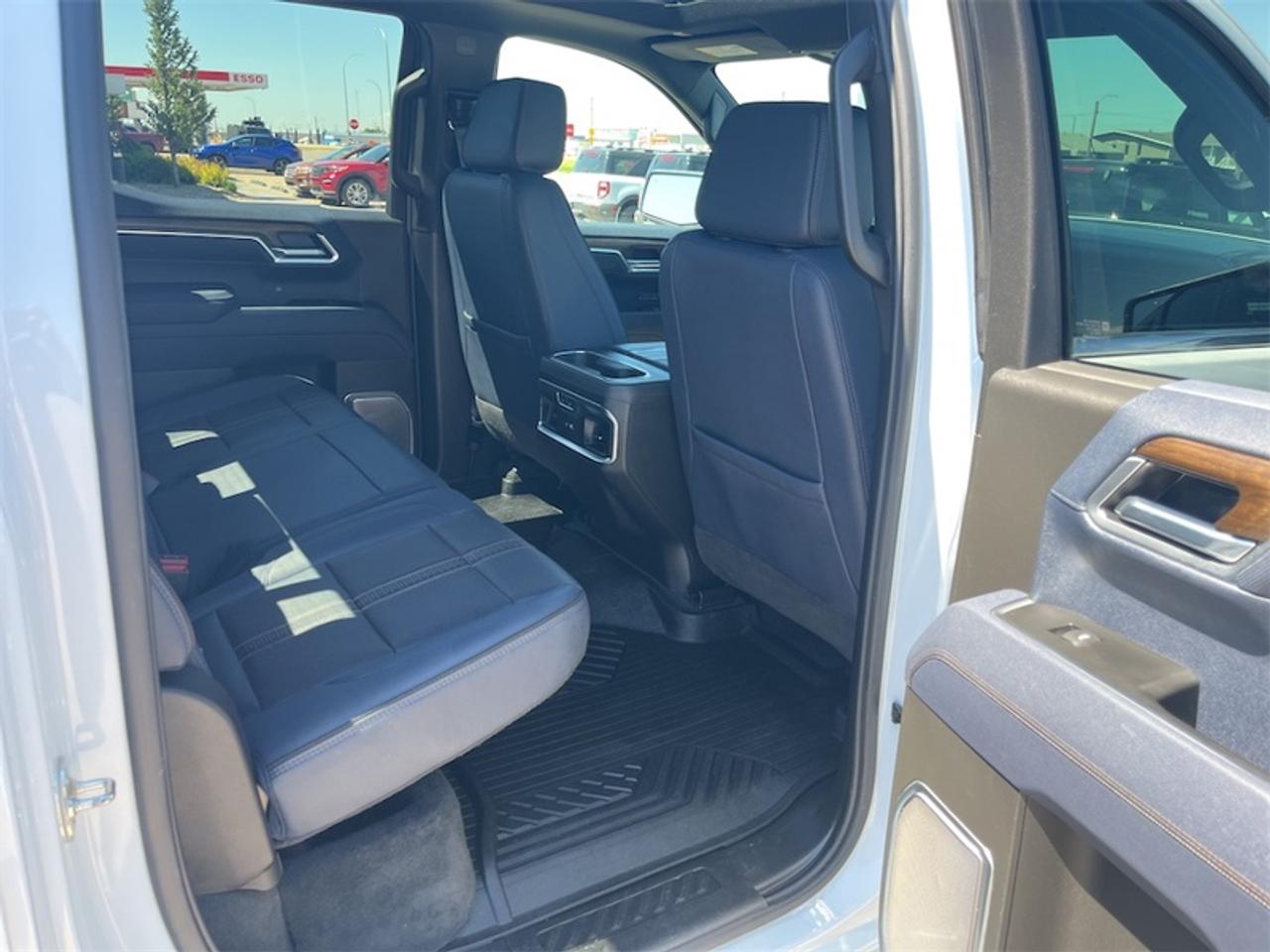 2026 Chevrolet Silverado 1500 High Country  -  Premium Audio Photo5
