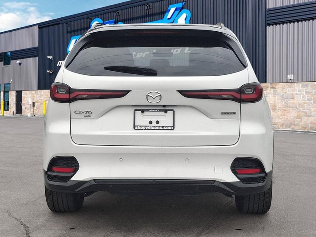 2025 Mazda CX-70 MHEV GS-L AWD | Leather | Sunroof | Adaptive Cruise | Heated Wheel + Seats | CarPlay + Android and More ! Photo