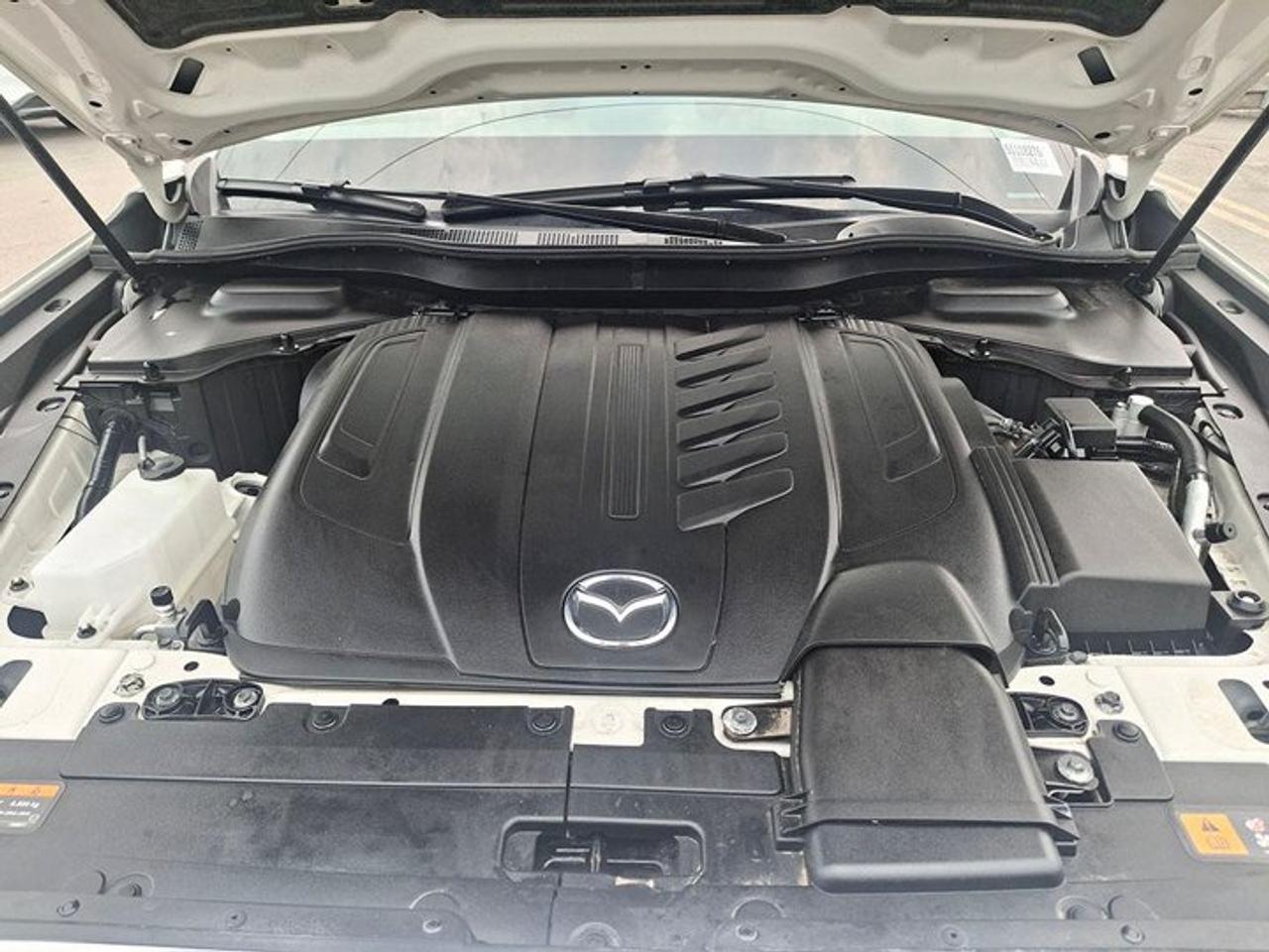 2025 Mazda CX-70 MHEV GS-L AWD | Leather | Sunroof | Adaptive Cruise | Heated Wheel + Seats | CarPlay + Android and More ! Photo