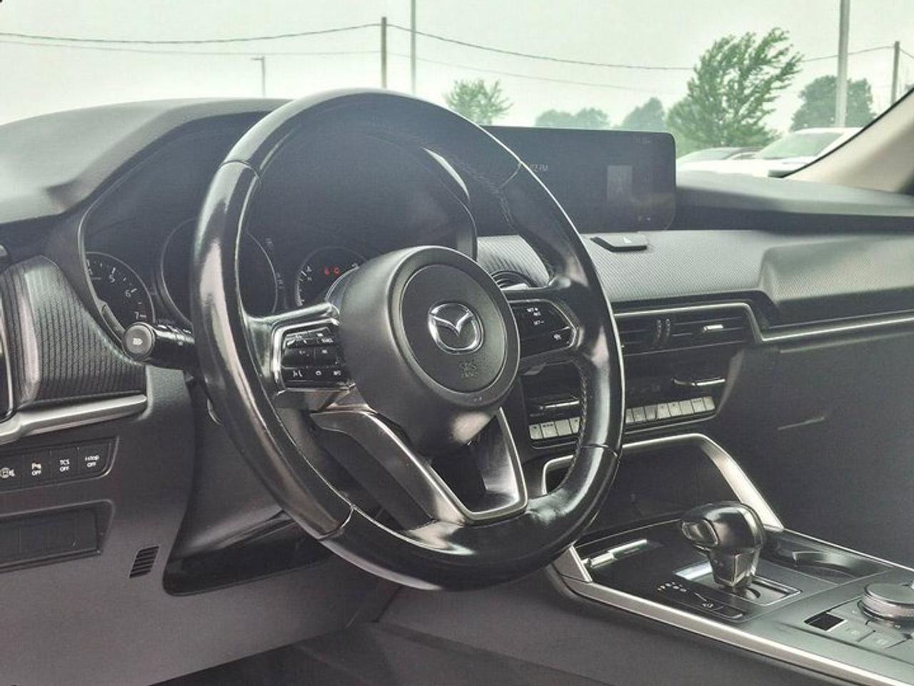 2025 Mazda CX-70 MHEV GS-L AWD | Leather | Sunroof | Adaptive Cruise | Heated Wheel + Seats | CarPlay + Android and More ! Photo