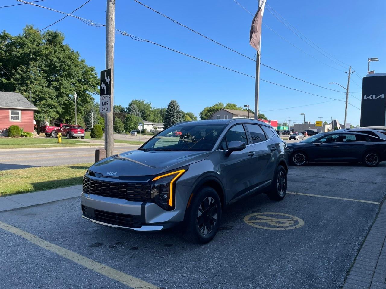 2027 Kia Sportage Hybrid EX AWD Photo3