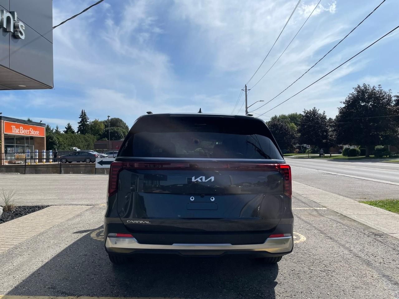 2027 Kia Carnival EX FWD Photo