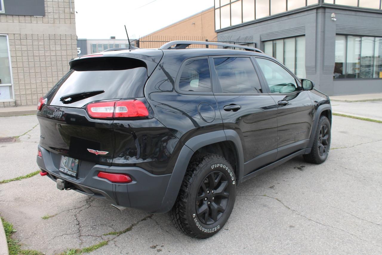 2016 Jeep Cherokee Trailhawk Photo