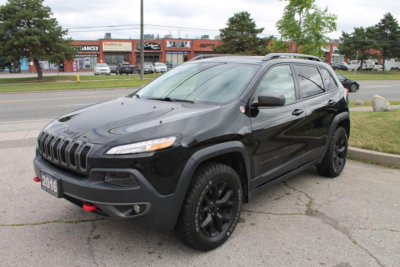 2016 Jeep Cherokee Trailhawk Photo
