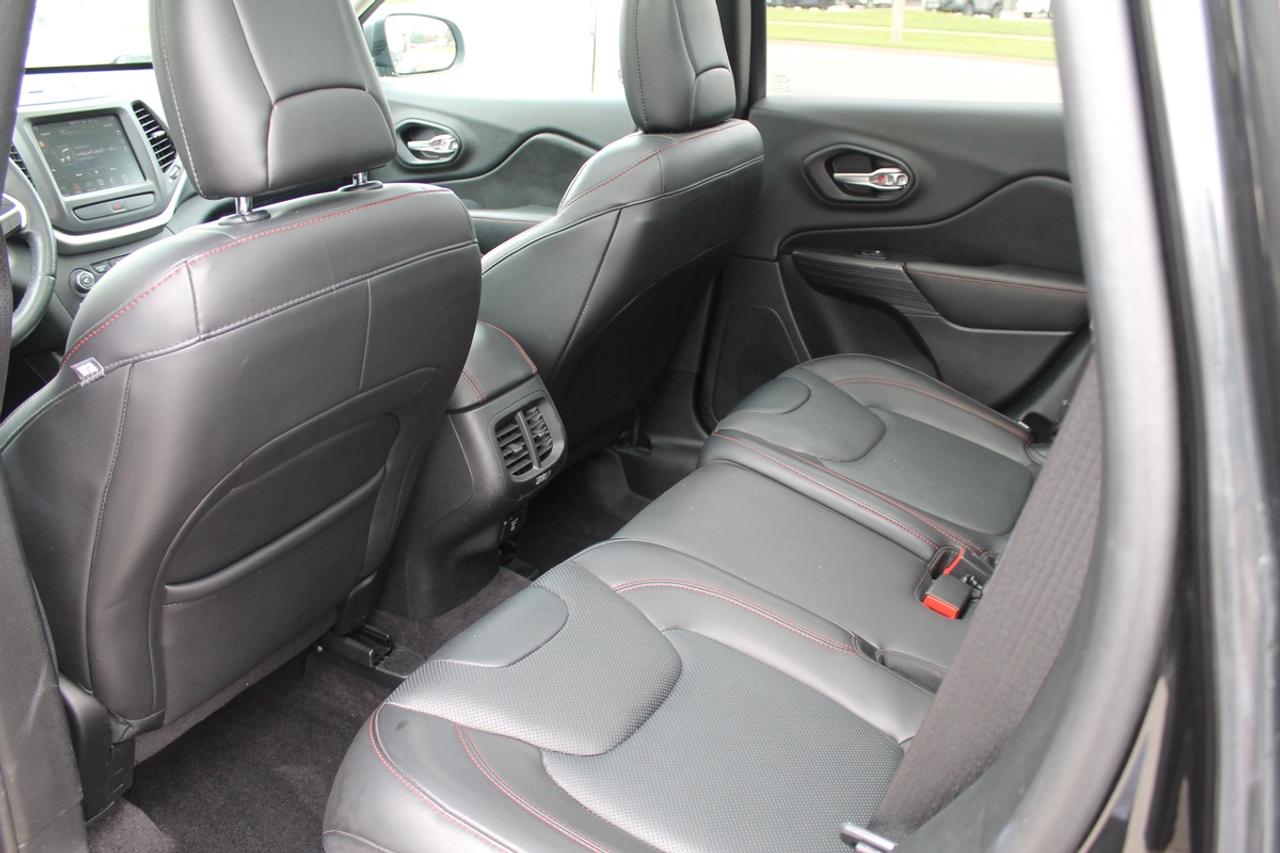 2016 Jeep Cherokee Trailhawk Photo