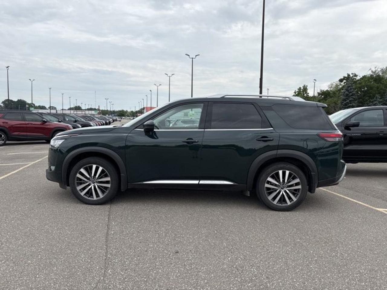 2022 Nissan Pathfinder Platinum 4WD | One Owner | No Accidents | Vent. Front Seats Photo
