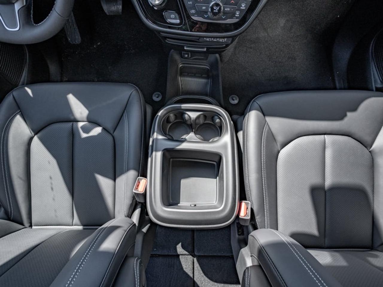 2026 Dodge Grand Caravan SXT Photo