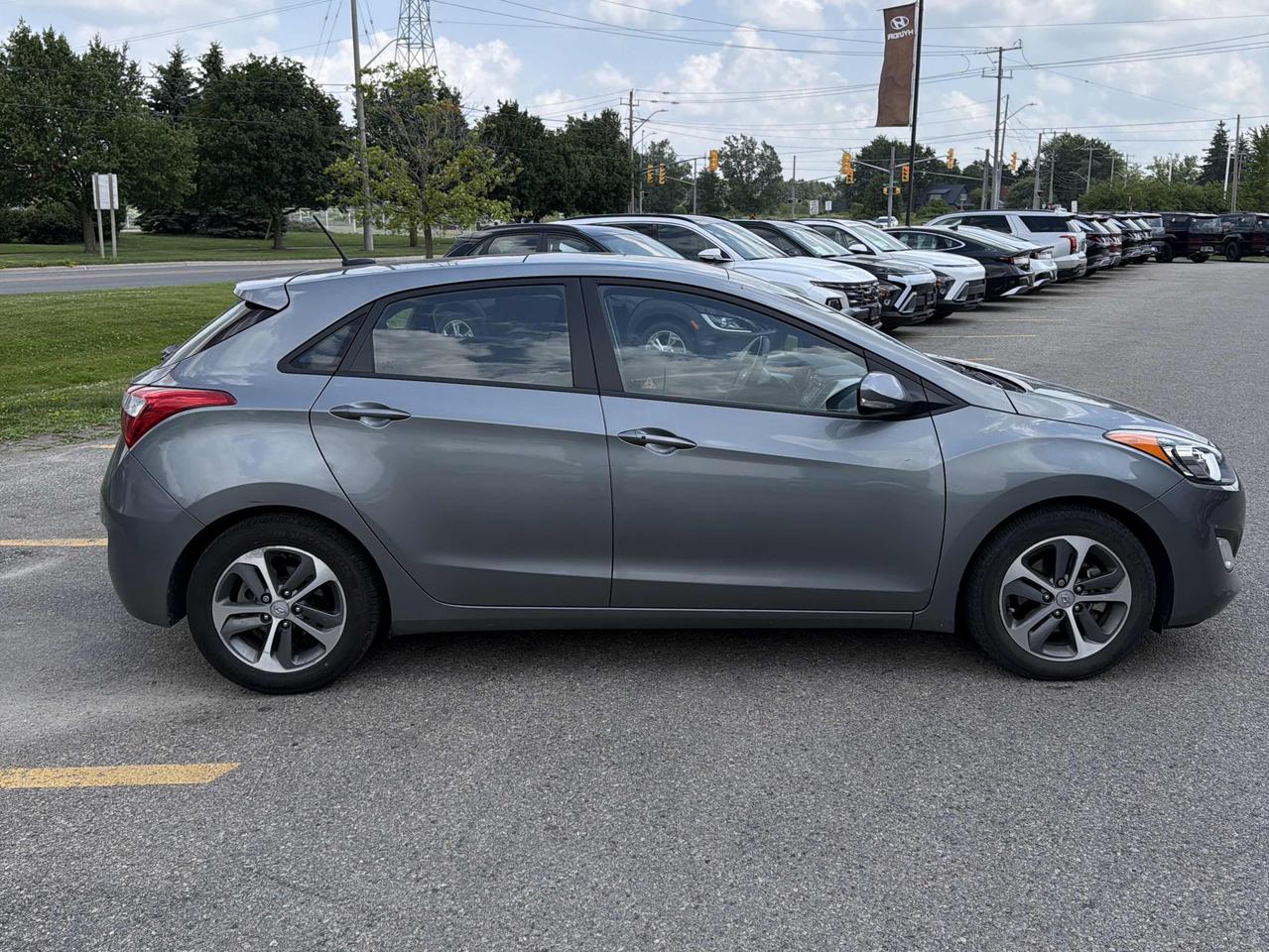 2016 Hyundai Elantra GT GLS | Auto | Pano Roof | Bluetooth | Alloys & More Photo