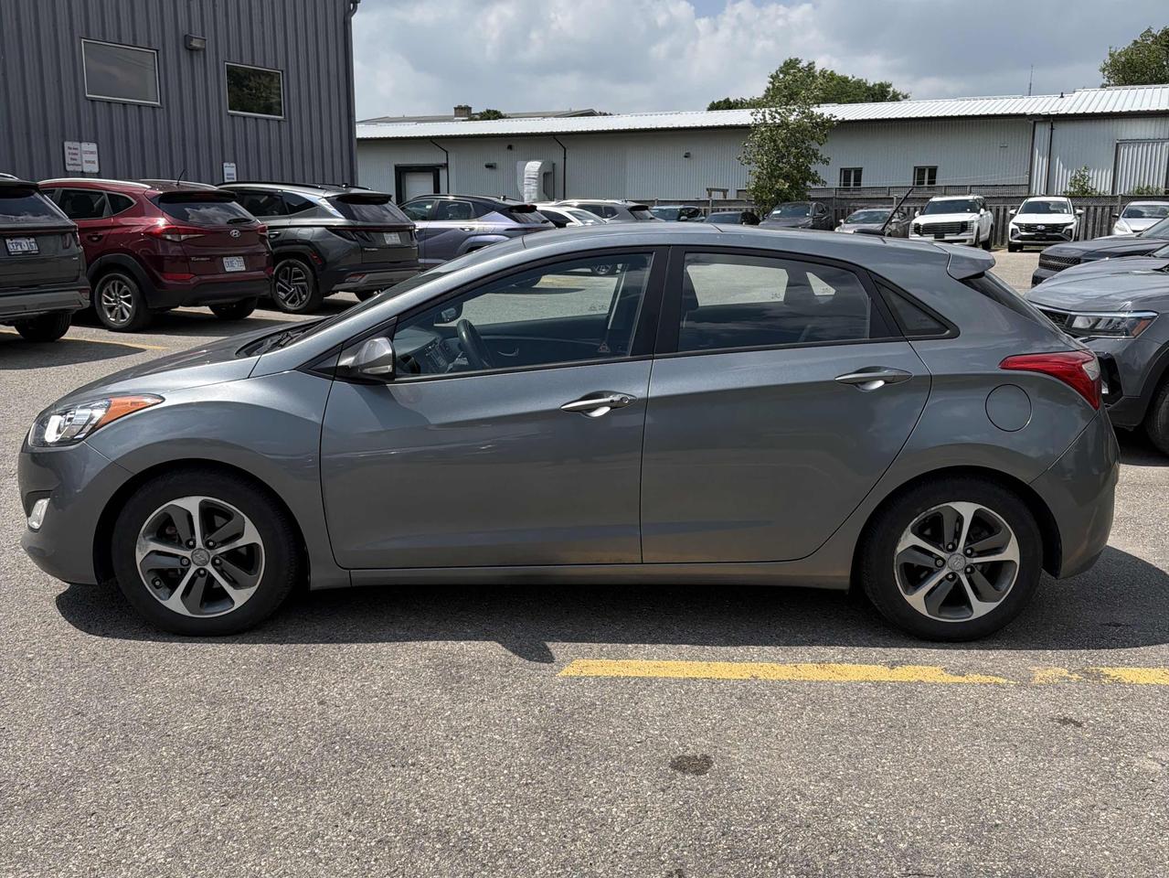 2016 Hyundai Elantra GT GLS | Auto | Pano Roof | Bluetooth | Alloys & More Photo
