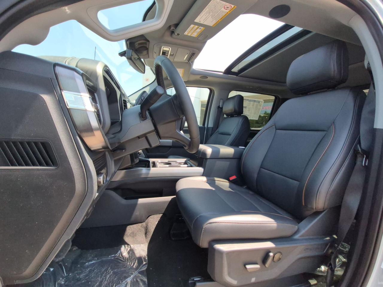 2026 Ford F-250 LARIAT, 6.7L DIESEL, ULTIMATE/PREMIUM PKG,MOONROOF Photo