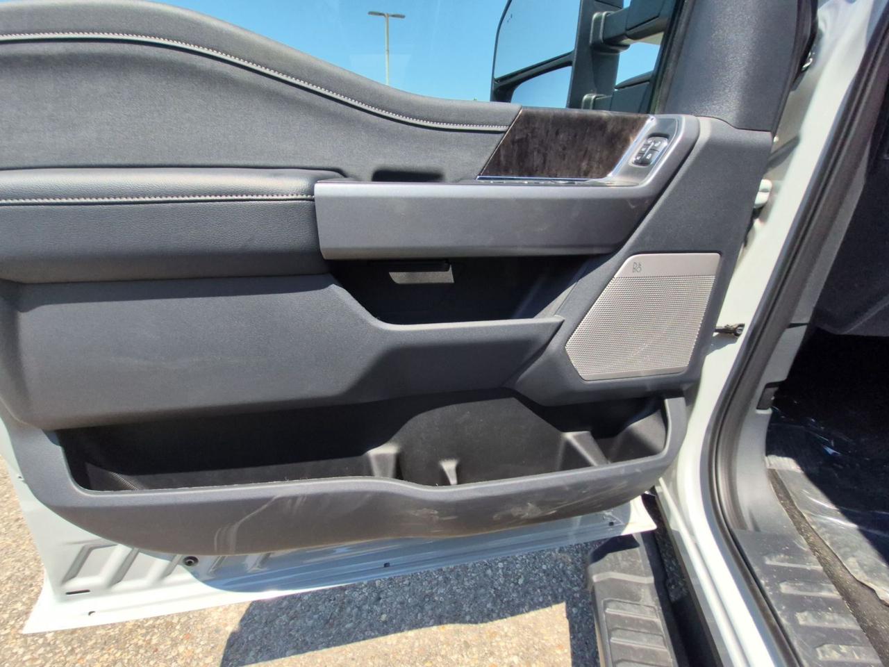2026 Ford F-250 LARIAT, 6.7L DIESEL, ULTIMATE/PREMIUM PKG,MOONROOF Photo