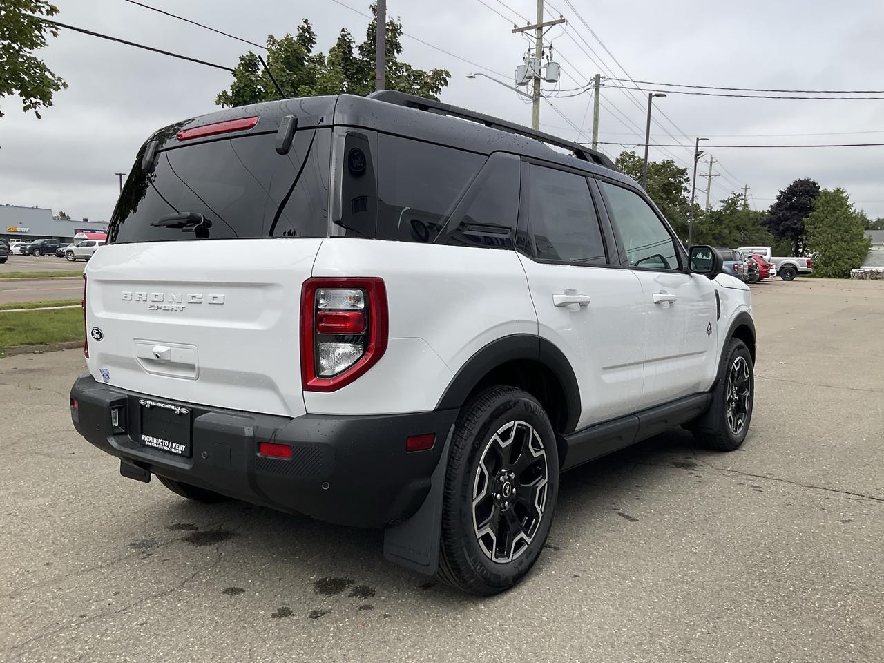 2026 Ford Bronco Sport Outer Banks Photo4
