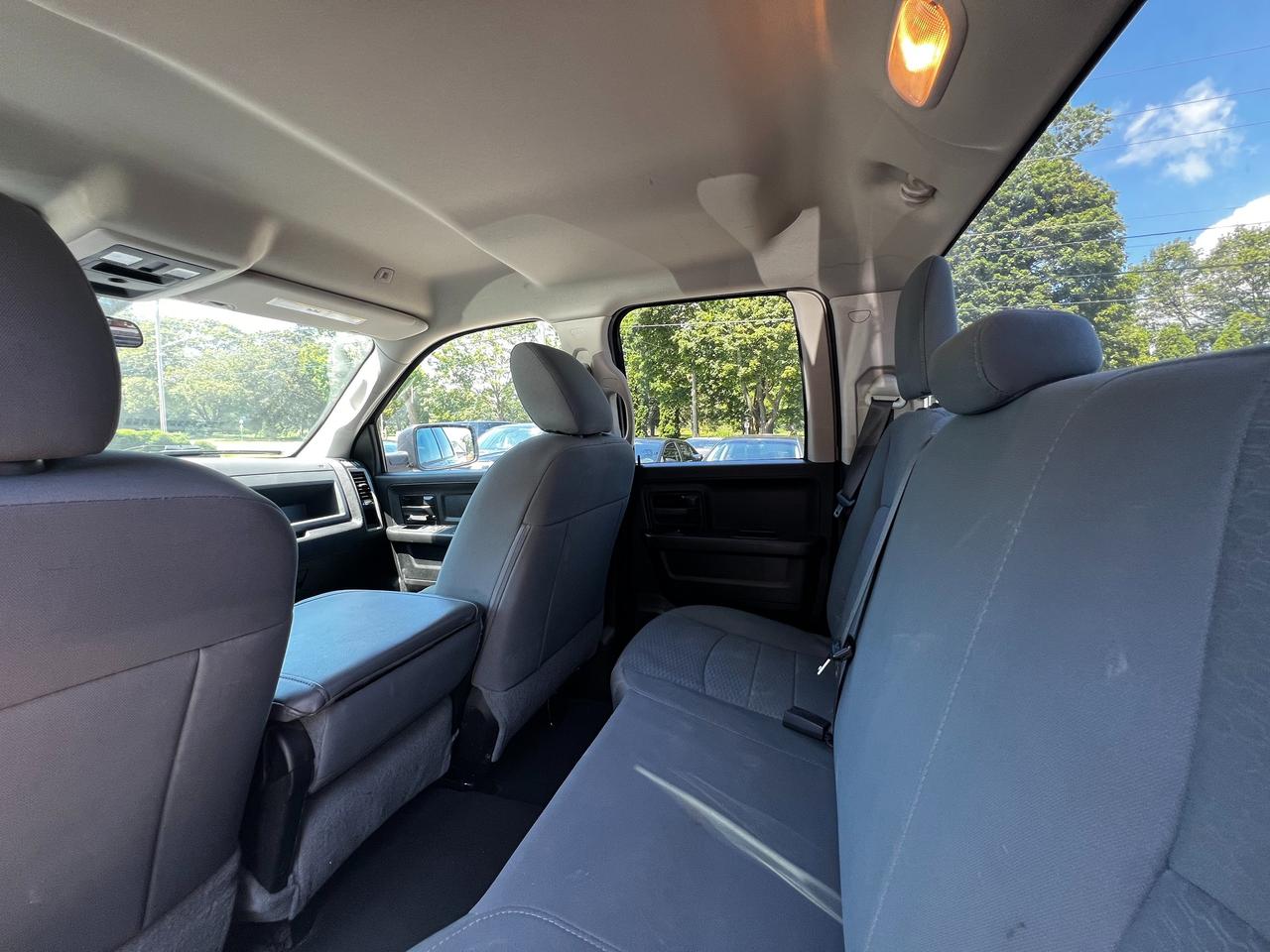 2019 RAM 1500 Classic Express 4x4 Quad Cab 6'4" Box - Photo #10