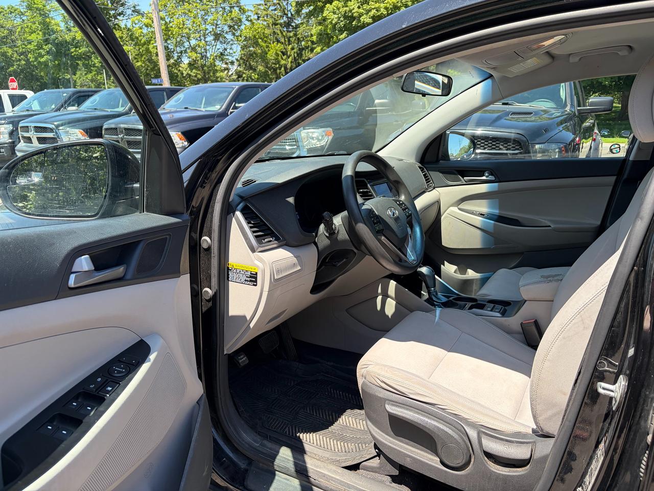 2017 Hyundai Tucson FWD 4DR 2.0L Photo