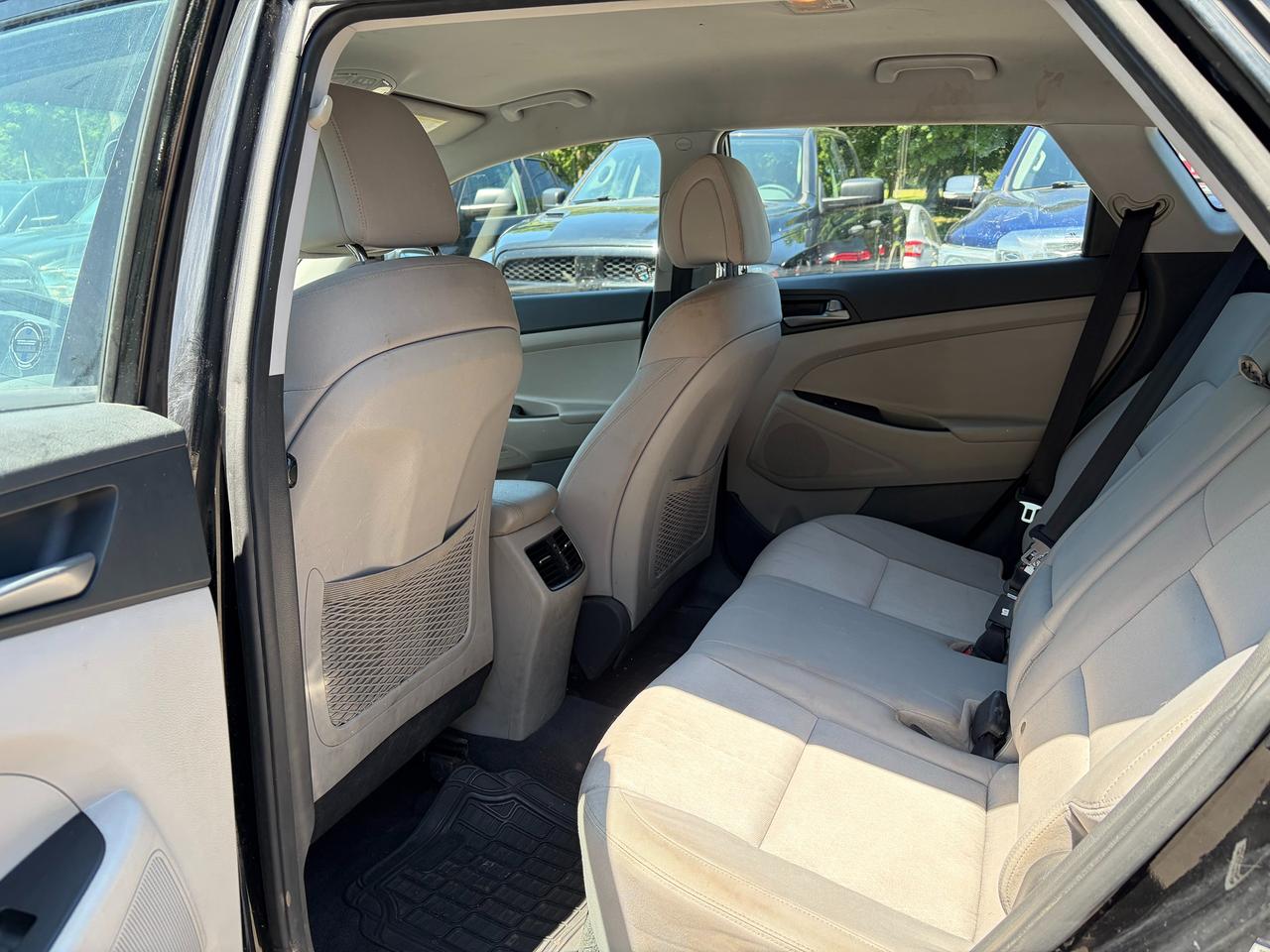 2017 Hyundai Tucson FWD 4DR 2.0L - Photo #9